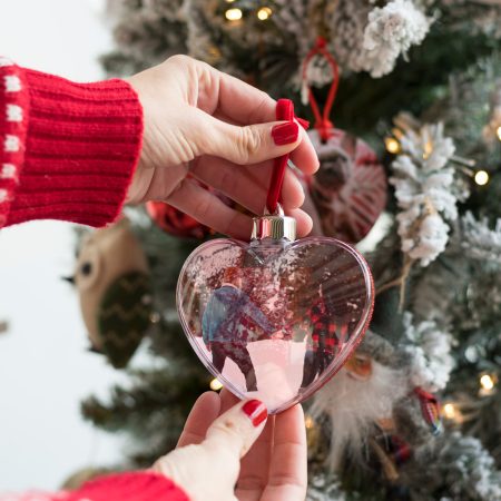 Adorno de Navidad con forma de corazón personalizado con una foto