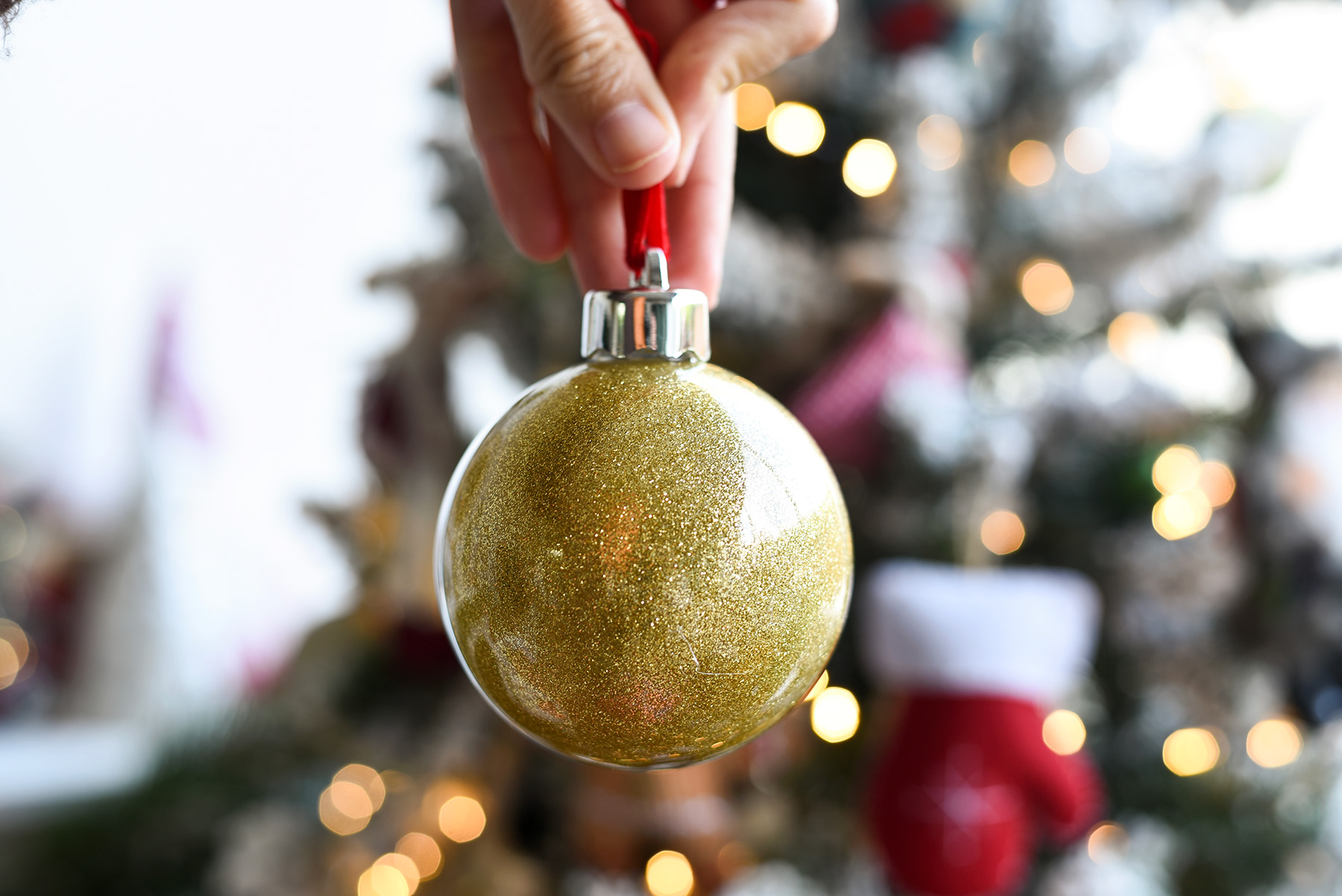 bola navidad purpurina dorada Bola de Navidad personalizada con una foto y reverso con purpurina color dorada