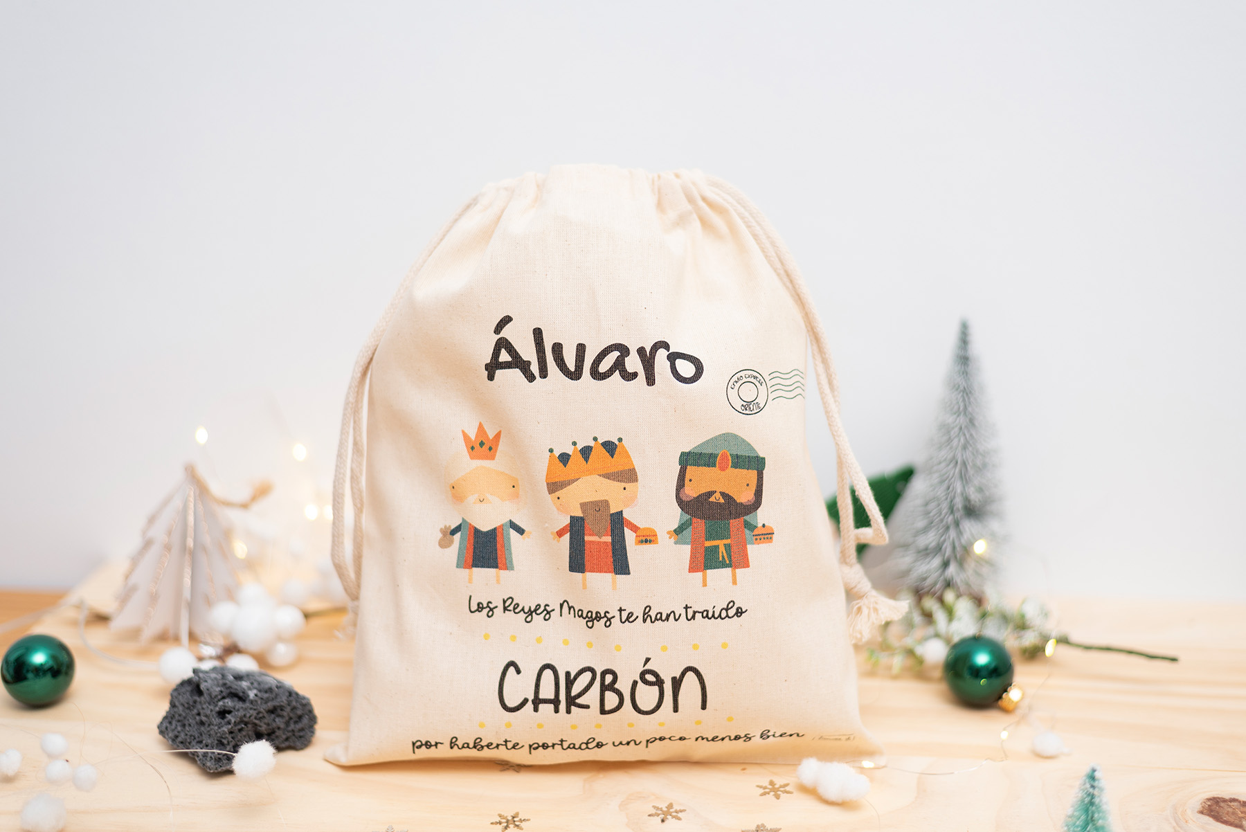 Saco de carbón personalizado Saco de carbón personalizado. Un regalo de los Reyes Magos para niños travieros